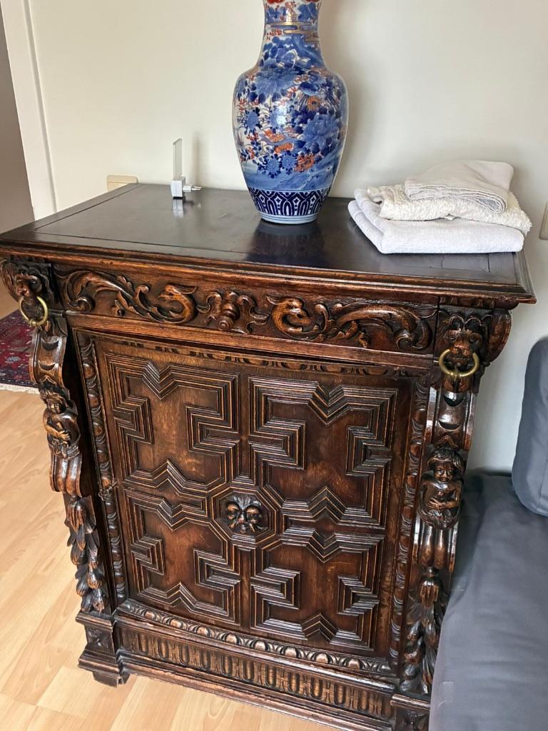 antieke kast, Enlèvement