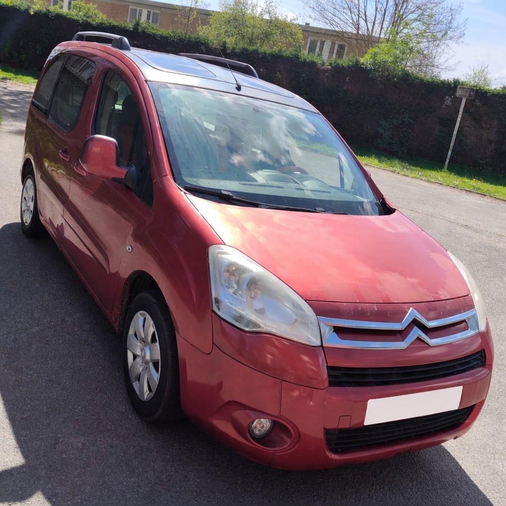 Citroen berlingo 1.6 HDi euros 5, Rouge, Achat, 139 g/km, Toit panoramique