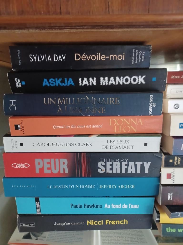 Thrillers detectives bestsellers zie foto's, Ophalen