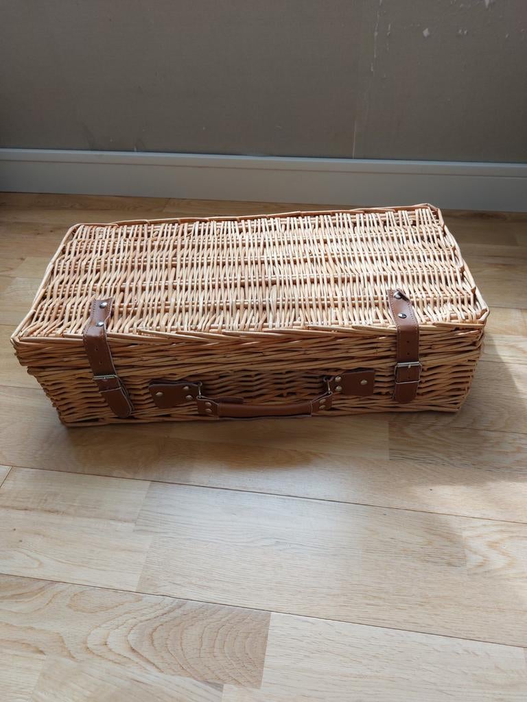 Rieten picknickmand, Ophalen, Zo goed als nieuw, Zonder inhoud