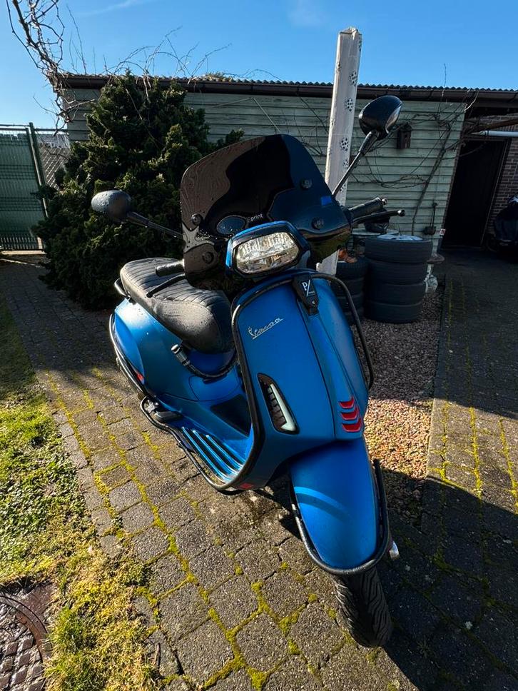 Custom Vespa Sprint IGet 2020 Akrapovic, Fietsen en Brommers, Scooters | Vespa, Zo goed als nieuw, Ophalen of Verzenden