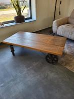 Stoere Salontafel met ijzeren wielen eiken blad, Antiek en Kunst, Ophalen