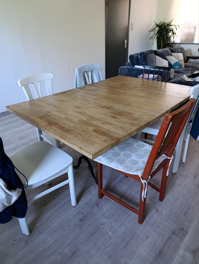 Table en bois massif, Enlèvement