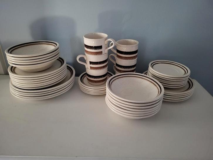 Servies voor 4 pers  plus extra, Antiek en Kunst, Antiek | Servies compleet, Ophalen