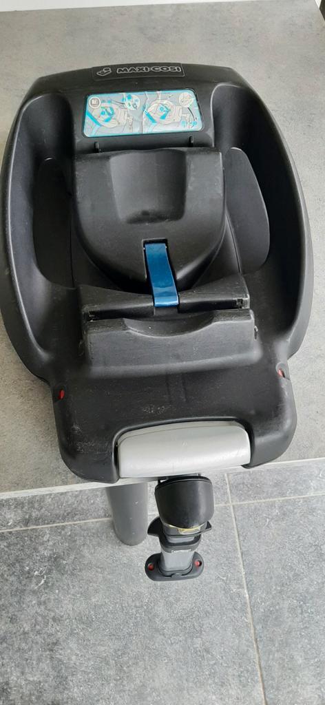 Base de siège auto Easyfix avec Maxi-Cosi, Enfants & Bébés, Sièges auto, Maxi-Cosi, Ceinture de sécurité, Enlèvement
