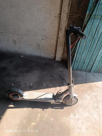 Te koop: Elektrische step – Rijdt tot 30 km, Fietsen en Brommers, Ophalen, Gebruikt
