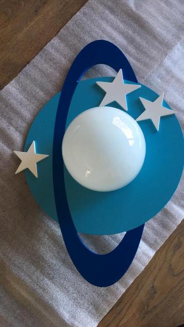 Plafondlamp ; ruimte beschikbaar voor biedingen