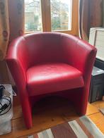 Un fauteuil rouge, Maison & Meubles, Enlèvement, Comme neuf, Cuir