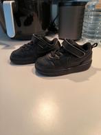 Baskets Nike noires taille 22, Kinderen en Baby's, Kinderkleding | Schoenen en Sokken, Ophalen, Zo goed als nieuw