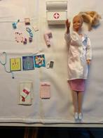 barbie dokter met dokterskoffer en bijbehorend materiaal, Ophalen of Verzenden, Zo goed als nieuw, Barbie
