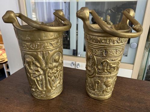 Oude wijwater emmers van brons eind 19 eeuws, Antiek en Kunst, Antiek | Religieuze voorwerpen, Ophalen of Verzenden