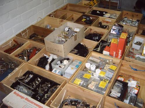 VOLLEDIGE GARAGE OPRUIMING, Hobby en Vrije tijd, Overige Hobby en Vrije tijd, Nieuw, Ophalen