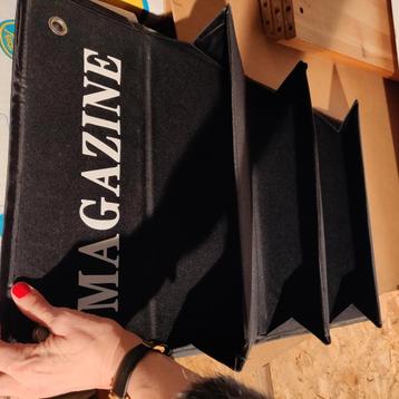 Magazine houder beschikbaar voor biedingen