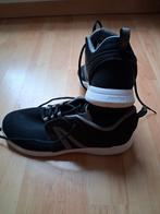 Sportschoenen P40, Ophalen, Gedragen, Sneakers