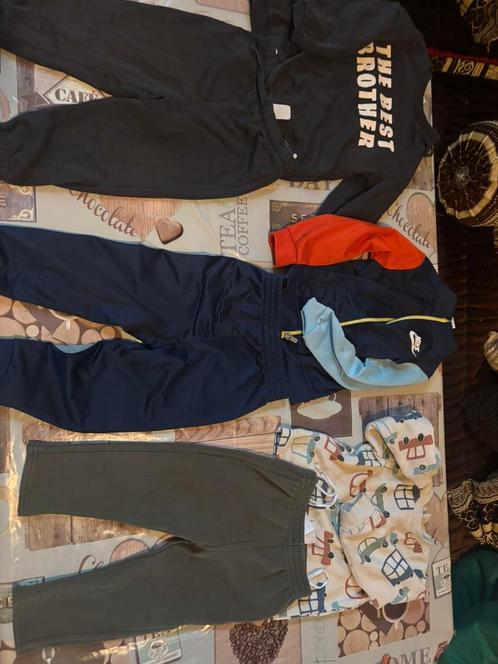 Lot de 70 pieces garcon de marque (3 mois a 24 mois), Kinderen en Baby's, Kinderkleding | Kinder-kledingpakketten, Zo goed als nieuw
