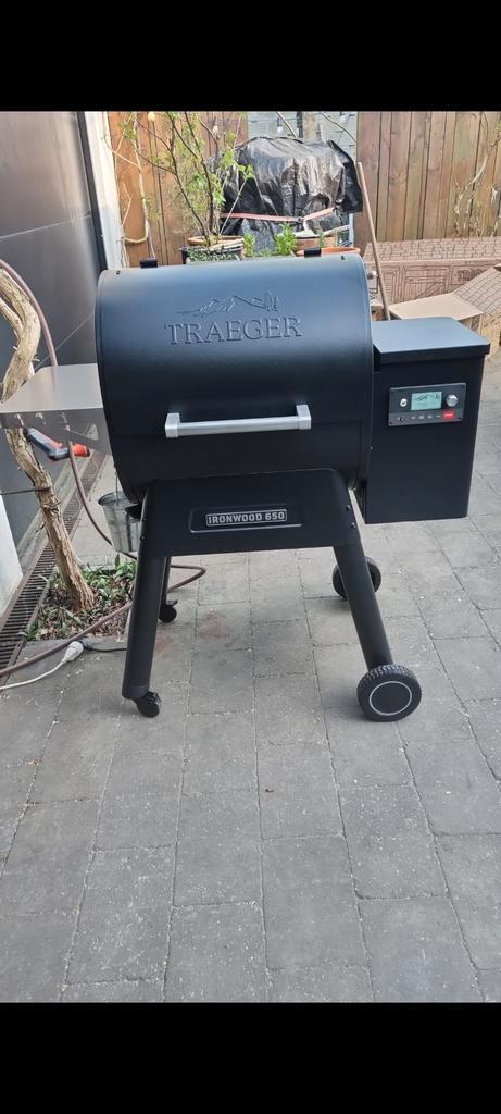 TRAEGHER pellet smoker IRONWOOD 650, Tuin en Terras, Houtskoolbarbecues, Zo goed als nieuw, Ophalen