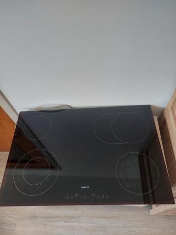 Vitrokeramische kookplaat 77 cm van Beko beschikbaar voor biedingen