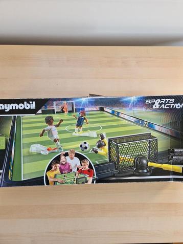 Jeux de football playmobil  disponible aux enchères