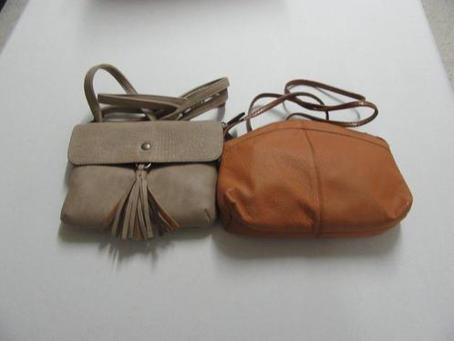 2 kleine handtassen, Handtassen en Accessoires, Tassen | Damestassen, Zo goed als nieuw, Schoudertasje, Bruin, Ophalen of Verzenden