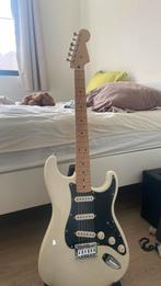 Fender squier giaar + houder, Muziek en Instrumenten, Ophalen, Zo goed als nieuw, Fender