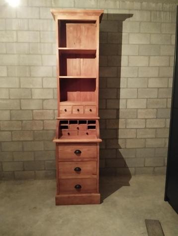 Mooie vintage kast. beschikbaar voor biedingen