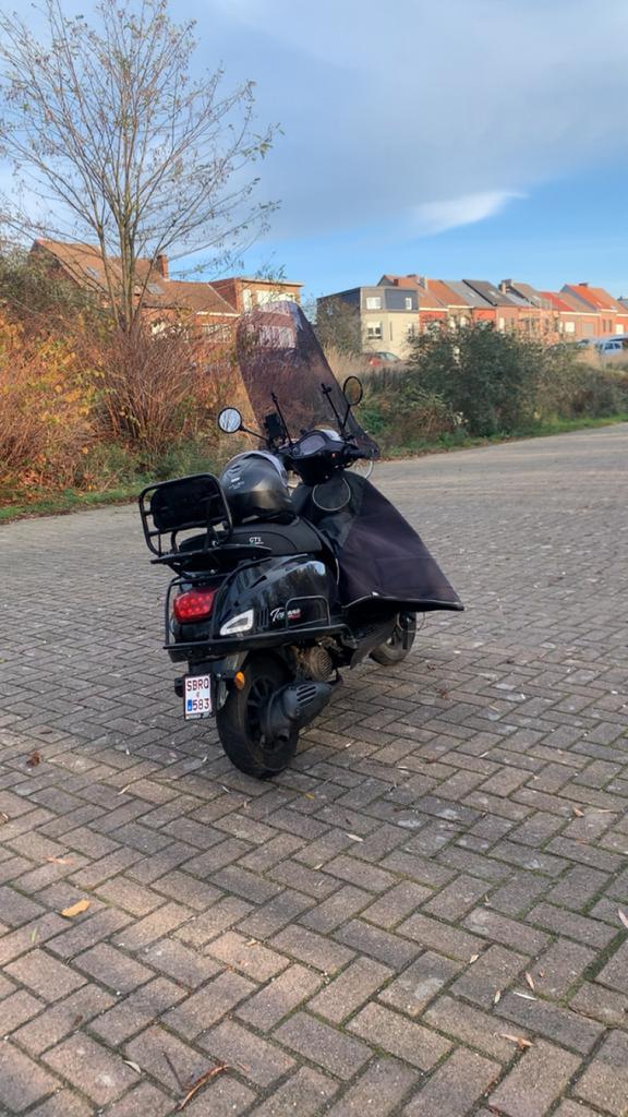 Gts Toscana klasse B, Fietsen en Brommers, Snorfietsen en Snorscooters, Zo goed als nieuw, Overige merken, Benzine, Ophalen