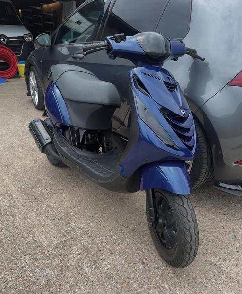 125cc zip b klasse, Fietsen en Brommers, Scooters | Piaggio, Zo goed als nieuw, Zip, Ophalen
