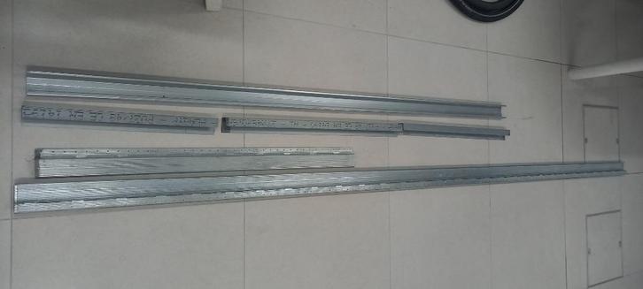 Gyproc veerregel + Gyproc Plagyp PC60/27 plafondprofielen, Doe-het-zelf en Bouw, IJzerwaren en Bevestigingsmiddelen, Nieuw, Overige typen