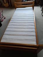 Grenen eenpersoonsbed met nieuwe matras, Huis en Inrichting, Slaapkamer | Bedden, 90 cm, Eenpersoons, Scandinavisch, Zo goed als nieuw