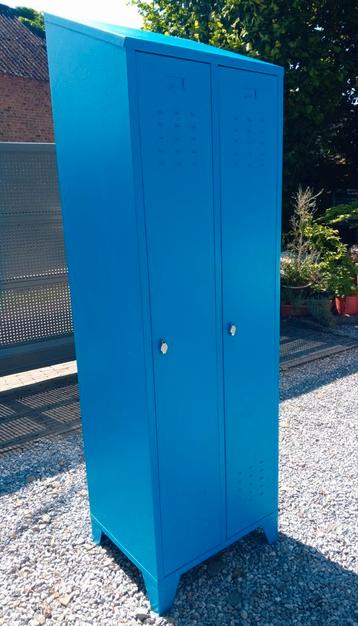 Vestiaire en tôle beschikbaar voor biedingen