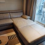 Lederen hoeksalon met poef, Ophalen