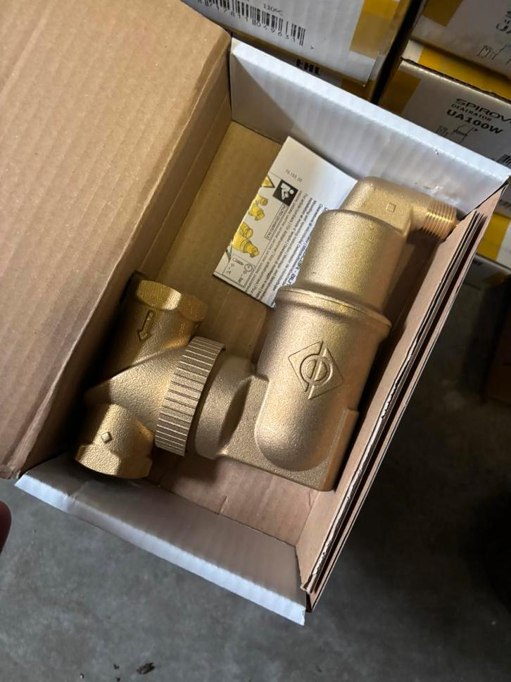 Spirotech Spirovent Luchtafscheider 4/4" Draaibaar, Doe-het-zelf en Bouw, Verwarming en Radiatoren, Zo goed als nieuw, Ophalen