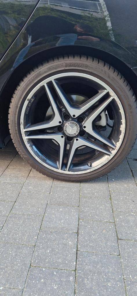 4 jantes mercedes 18" AMG, Autos : Pièces & Accessoires, Pneus & Jantes, Pneu(s), 4 Saisons, Utilisé, Enlèvement ou Envoi