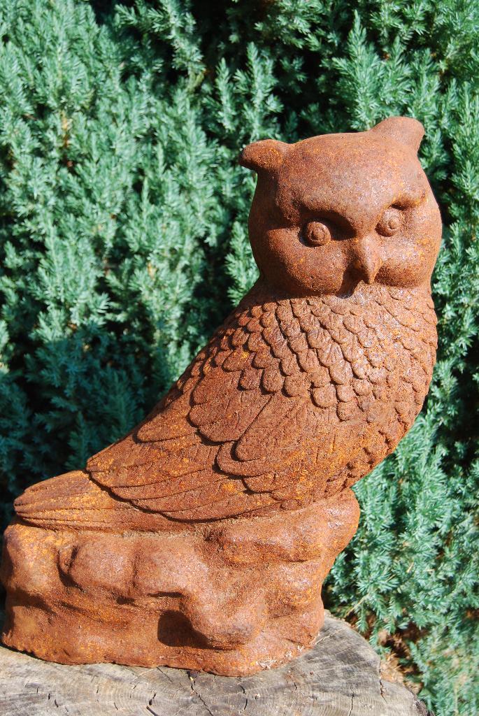 GRAND HIBOU EN FONTE, Jardin & Terrasse, Statues de jardin, Comme neuf, Animal, Autres matériaux, Enlèvement ou Envoi
