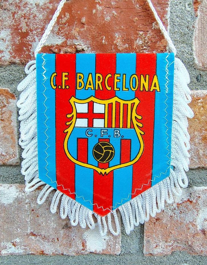 FC Barcelona 1980s fantastisch vintage vaantje, Verzamelen, Sportartikelen en Voetbal, Zo goed als nieuw, Ophalen of Verzenden