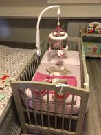 Lit pour enfant gris, Enlèvement