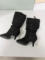 Bottes à talons noires en daim femmes taille 40 - New Boots, Vêtements | Femmes, Chaussures, Neuf, Enlèvement ou Envoi, Bottes hautes