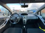Toyota Yaris Benzine Avec controle technique, Assistance au freinage d'urgence, 5 places, Berline, Tissu