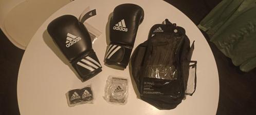 Boks set Adidas dames Nieuw: Handschoenen + bitje + bandages, Sport en Fitness, Boksen, Nieuw, Bokshandschoenen, Ophalen of Verzenden