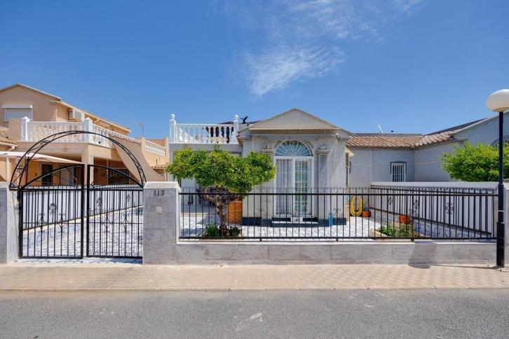 Half-open bebouwing in Torrevieja, Immo, Buitenland, Spanje, Woonhuis