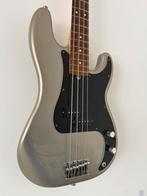 Fender precision bass, Musique & Instruments, Instruments à corde | Guitares | Basses, Enlèvement, Utilisé, Électrique