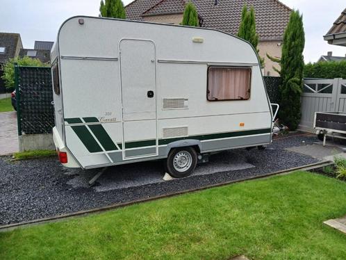 Leuke ,gezellige caravan, Caravans en Kamperen, Caravans, Particulier, tot en met 2, 750 - 1000 kg, Standaardzit, Chateau, Dwarsbed