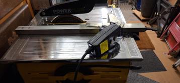 Tegelsnijder Powerplus POW X230 met waterkoeling beschikbaar voor biedingen