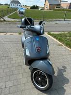 Vespa 300 abs super sport van 2015 met 8175 km, Fietsen en Brommers, Ophalen, Zo goed als nieuw