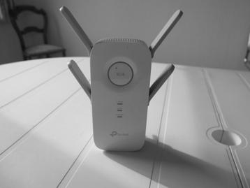 Prolongateur de portée Wi-Fi Tp-Link RE 650 disponible aux enchères