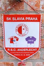 RSC Anderlecht Europa 2005 sublieme vintage voetbal vaandel, Ophalen of Verzenden, Zo goed als nieuw