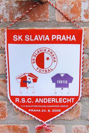 RSC Anderlecht Europa 2005 sublieme vintage voetbal vaandel beschikbaar voor biedingen