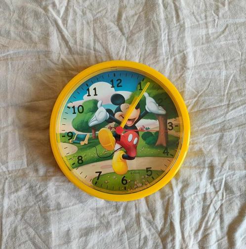 Mickey Mouse - Klok - Geel - Kinderen - Analoog - €4, Maison & Meubles, Accessoires pour la Maison | Horloges, Utilisé, Horloge murale