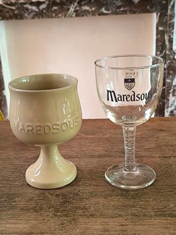 Stenen drinkbeker en glas, Maredsous  beschikbaar voor biedingen