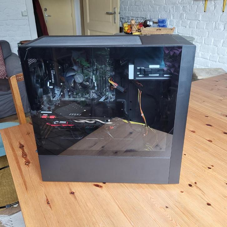 PC gaming à compléter (ou pour pièces), Informatique & Logiciels, Ordinateurs de bureau, Reconditionné, 3 à 4 Ghz, HDD, Moins de 4 GB